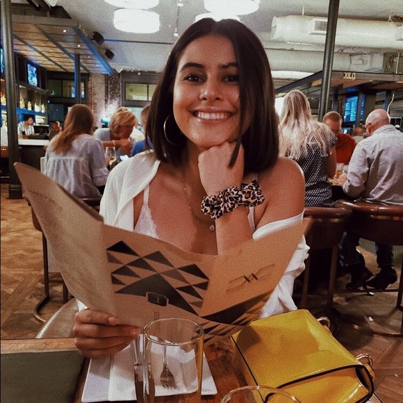 Meet your Posher, Ella - Picture 3 of 5